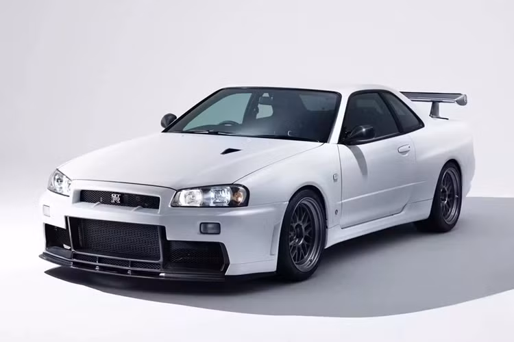 Là biểu tượng bất diệt đối với những tín đồ JDM, Nissan Skyline GT-R R34 độ Built By Legends (BBL) được trình làng với gói nâng cấp mới về thiết kế và khả năng vận hành.