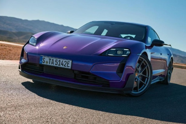 Cụ thể, Porsche Taycan Turbo GT thể thao chỉ mất 1,9 giây để tăng tốc từ 0-96 km/h theo đánh giá của chuyên gia tạp chí Car and Driver (Mỹ).