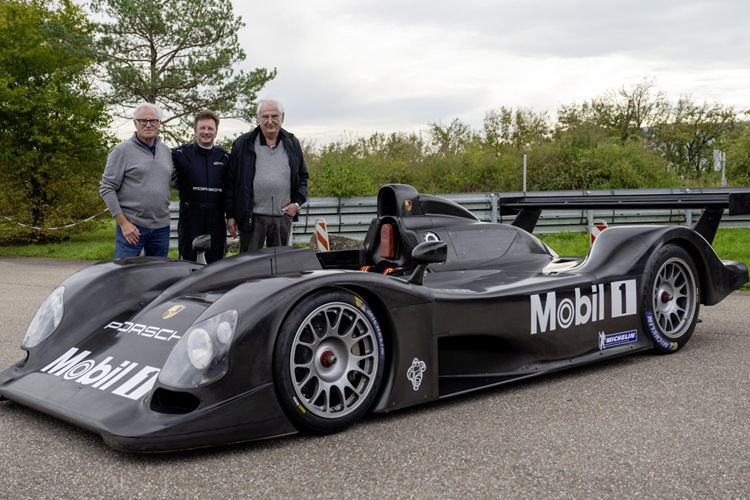 Giờ đây, nhóm Di sản và Bảo tàng Porsche, “bóng ma Weissach” này lại một lần nữa được mang ra chinh phục đường đua. Porsche LMP 2000 được phát triển như một ứng cử viên hàng đầu tại Giải đua 24 Hours of Le Mans.