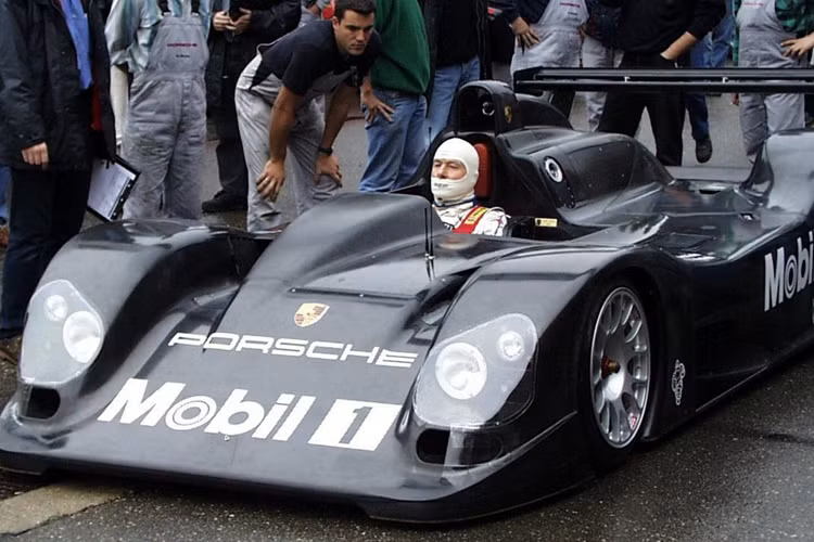 Việc cho Porsche LMP 2000 hồi sinh trở lại sẽ mang đến cho người hâm mộ 24 Hours một cơ hội hiếm có để khám phá một viên ngọc ẩn trong lịch sử của Porsche. Sự hồi sinh này khiến chúng ta mong muốn được chứng kiến nguyên mẫu này cạnh tranh với Audi R8, Cadillac Northstar LMP, Panoz LMP01, Courage C60, Dallara SP1 và Dome S101, tất cả đều là đối thủ của LMP 2000 trong kỷ nguyên LMP900.