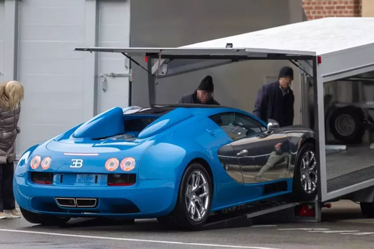 Mới đây, giới truyền thông Đức đã thông tin về vụ việc có hàng chục xe cảnh sát đã dừng chân ở “Motorworld” ở phía bắc Munich và đột nhập vào một garage ôtô tư nhân ở Munich thu giữ loạt siêu xe Bugatti triệu đô.