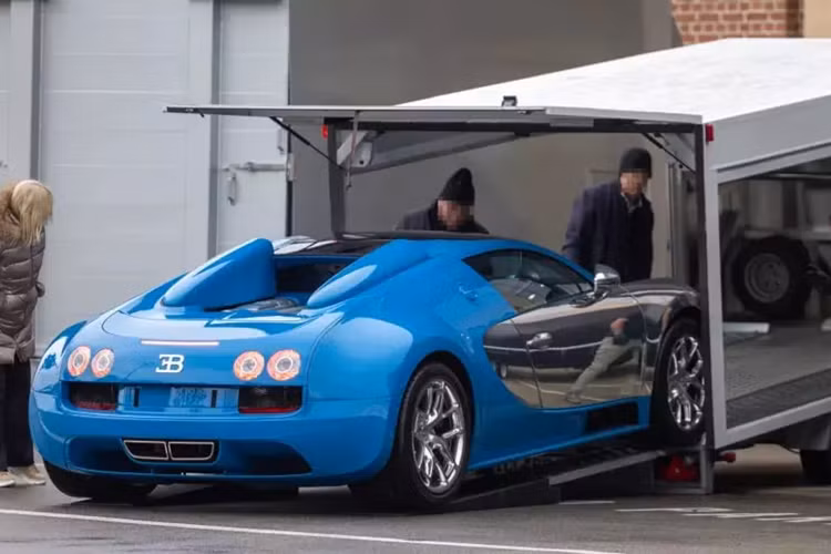 Mới đây, giới truyền thông Đức đã thông tin về vụ việc có hàng chục xe cảnh sát đã dừng chân ở “Motorworld” ở phía bắc Munich và đột nhập vào một garage ôtô tư nhân ở Munich thu giữ loạt siêu xe Bugatti triệu đô.