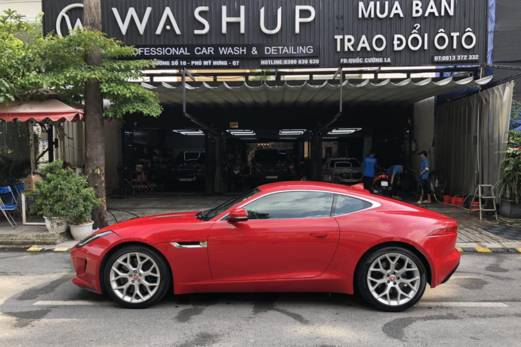 Năm 2012, Jaguar F Type xuất hiện tại triển lãm xe hơi quốc tế Paris Motor Show và nhanh chóng được yêu mến. Thời điểm đó, F Type là mẫu xe thừa hưởng những tinh hoa của concept C-X16 từng được hãng xe Anh quốc giới thiệu.