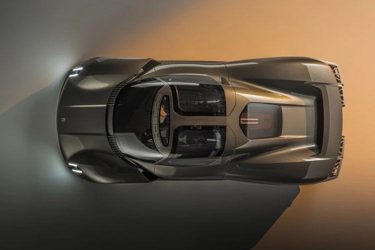 Một số nguồn tin cho biết mẫu hypercar này có công suất dao động từ 1.500 đến 2.000 mã lực với 4 động cơ điện sử dụng kết cấu 900 V, công suất sạc nhanh lên đến 270 kW. Khối lượng của xe chỉ ở mức 1.500 kg.