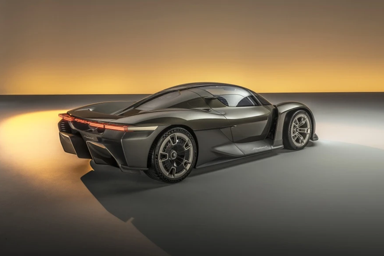 Quyết định về mẫu xe này sẽ sớm được đưa ra trong vài tháng tới. Nếu được đưa vào sản xuất, bản thương mại của Porsche Mission X sẽ là mẫu xe có hiệu suất tốt nhất mà hãng xe này từng ra mắt.