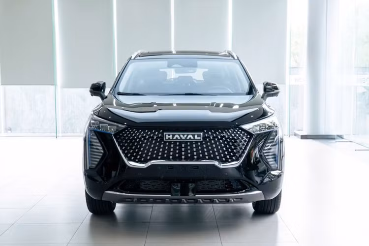 Thời gian nhận xe có thể trước tháng 1/2025 do lô xe đầu tiên đã có sẵn tại kho. Nếu thông tin trên là thật thì mẫu xe CUV Haval Jolion sẽ khó có thể cạnh tranh tại Việt Nam bởi giá bán của xe thậm chí còn cao hơn Mazda CX-5 (749 triệu đồng) ở phân khúc SUV/CUV cỡ C.