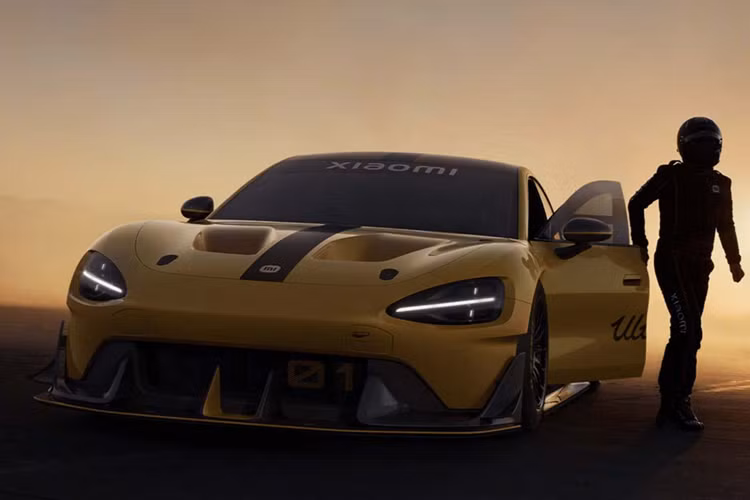 Chiếc xe điện bốn cửa nhanh nhất quanh Nurburgring là Porsche Taycan Turbo GT với thời gian hoàn thành một vòng đua là 7:07.55 phút. Công ty đặt mục tiêu phá kỷ lục vòng đua tại đường đua huyền thoại Nurburgring Nordschleife vào tháng 10.