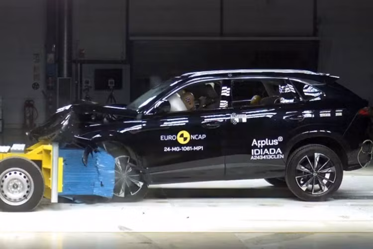 Tuy nhiên, khả năng bảo vệ xương chậu cho người đi bộ dễ bị tổn thương của xe SUV MG HS 2024 chưa hoàn hảo, với một số hạng mục đạt điểm "tốt" và một số hạng mục có hiệu suất "kém". Ngoài ra hệ thống phanh khẩn cấp tự động lùi xe ở tốc độ 4km/h và 8km/h được đánh giá là "còn hạn chế".