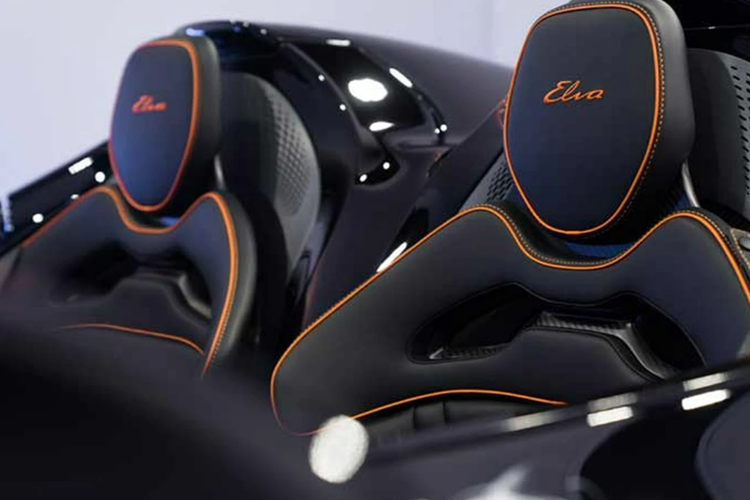 McLaren Elva của đại gia Minh Nhựa có giá lên đến 8 triệu USD (tương đương khoảng 190 tỷ đồng), cao hơn rất nhiều so với giá xe McLaren Elva tiêu chuẩn 1,69 triệu USD (khoảng 41,4 tỷ đồng).