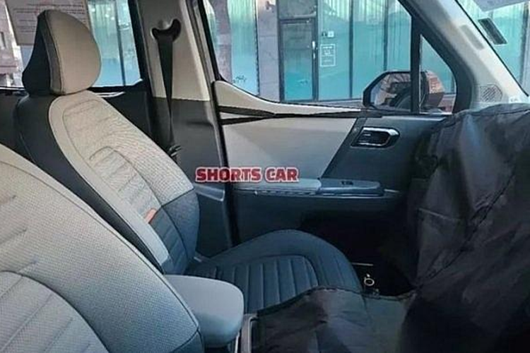 Mẫu SUV mới của Kia có thể sẽ được phát triển dựa trên hệ thống khung gầm mới, hỗ trợ cả hai tùy chọn động cơ xăng và điện giúp hãng đáp ứng được nhu cầu của người tiêu dùng trong xu hướng sử dụng phương tiện thân thiện với môi trường.