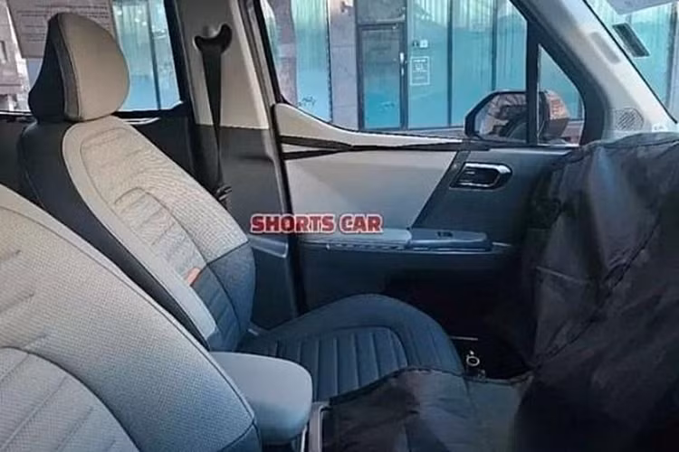 Mẫu SUV mới của Kia có thể sẽ được phát triển dựa trên hệ thống khung gầm mới, hỗ trợ cả hai tùy chọn động cơ xăng và điện giúp hãng đáp ứng được nhu cầu của người tiêu dùng trong xu hướng sử dụng phương tiện thân thiện với môi trường.