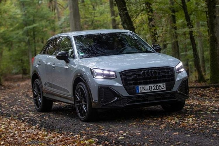 Hãng xe sang Đức đã quyết định không phát triển Audi Q2 thế hệ mới nhưng phiên bản hiện tại vẫn đang được bán tại nhiều quốc gia. Mẫu crossover này đã ra mắt từ năm 2016, do đó hệ thống trang bị và tính năng trên mẫu xe này phần nào đã trở nên lạc hậu so với đối thủ.
