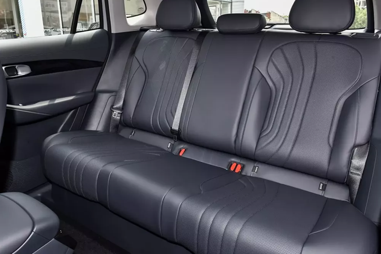 Hệ thống Galaxy Flyme Auto có thể phản hồi các lệnh thoại liên tục của người dùng trong vòng 500 mili giây và có thể thực hiện các chức năng như đánh thức trong các cảnh có tần số cao, hiểu các lệnh mờ, đối thoại tương tác liên tục, đối thoại ngoại tuyến và nói ở chế độ hiển thị đầy đủ của hiện trường.