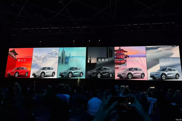 Trong thị trường SUV cỡ nhỏ chạy điện thuần túy, Geely Galaxy E5 2024 thuần điện mang đến hiệu suất chi phí cao hơn và trở thành sự lựa chọn mới cho những chiếc SUV chạy điện thuần túy dành cho gia đình.