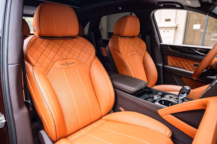 Tham khảo trên thị trường xe cũ có thể thấy rằng mẫu xe Bentley Bentayga đa phần sẽ mất giá từ 2-3 tỷ đồng mỗi năm. Thậm chí, những chiếc Bentayga sản xuất năm 2017 hiện nay chỉ có giá 6,8 tỷ đồng, mất giá khoảng 13,2 tỷ đồng sau 7 năm sử dụng.