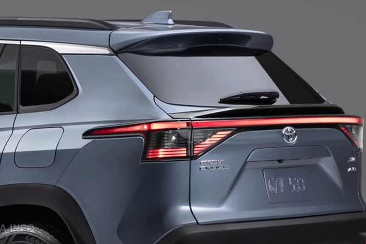 Tại xứ xở cờ hoa, giá xe Toyota Corolla Cross cho 7 phiên bản (L, LE, XLE, Hybrid S, Hybrid SE, Hybrid Nightshade và Hybrid XSE) bán dao động từ 23.860 USD đến 31.405 USD (600 - 788 triệu đồng).