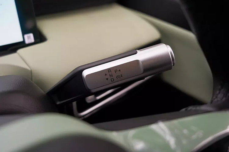 Bên cạnh đó là 2 loại pin LFP với dung lượng 63,2 kWh và 68,3 kWh. Hai loại pin này mang đến phạm vi di chuyển sau khi sạc đầy lần lượt là 490 km và 550 km theo chu trình thử nghiệm NEDC.