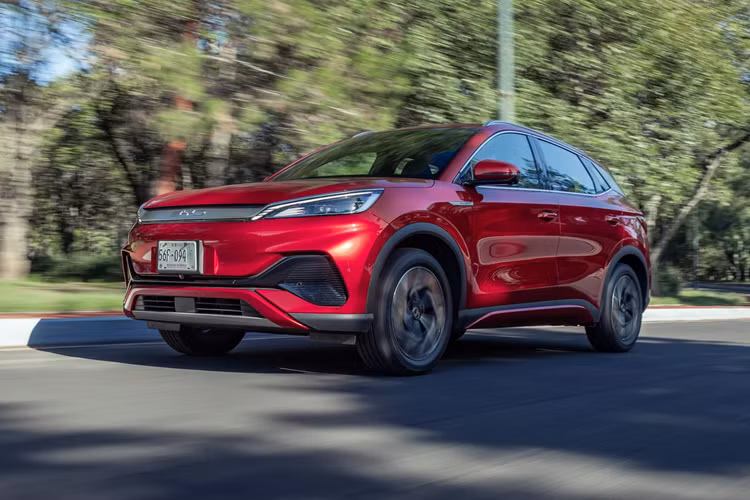 Sau cùng là sức mạnh, BYD Yuan Plus Honor Edition chạy điện sẽ tiếp tục được trang bị động cơ đồng bộ nam châm vĩnh cửu gắn phía trước với công suất tối đa 150kW, mô-men xoắn cực đại 310N·m và thời gian tăng tốc 0-100km/h trong 7,3 giây.