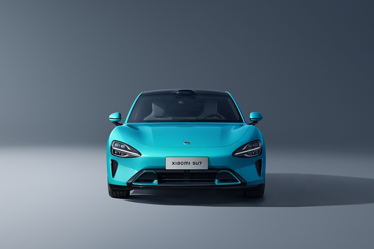 Kích thước của Xiaomi SU7 có phần lớn hơn Tesla Model 3 của Elon Musk. Theo Xiaomi, SU7 có khả năng cản gió chỉ Cd 0,195, đây là mức thấp nhất trong số các xe sản xuất trên toàn thế giới.