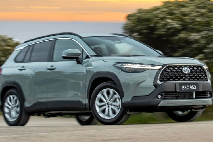 Toyota Corolla Cross 2024 dự kiến sẽ ra mắt Việt Nam trong năm nay nhưng chưa rõ thời điểm cụ thể. Toyota Việt Nam hiện cũng chưa xác nhận những thông tin do đại lý đưa ra.