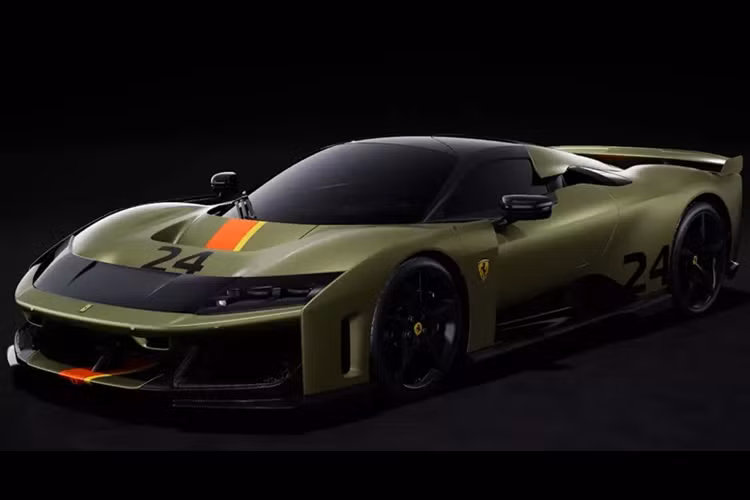 Có nhiều màu sắc cho F80, được chia thành các màu Tiêu chuẩn, Lịch sử, Cổ điển, Đặc biệt và Mờ. Một số màu đẹp hơn những màu khác, nhưng có một số màu trông khá kỳ lạ, không có màu nào kỳ lạ hơn màu mờ Verde Masoni Opaco mà bạn thấy bên dưới hoặc màu sơn Green Jewel ở trên cùng.