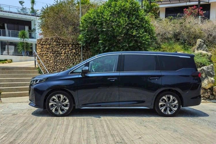 MPV GAC M6 Pro ruc rich tang gia ban tai Viet Nam?-Hinh-2