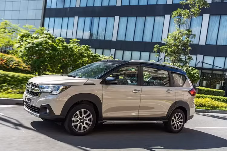 Hiện đã có thông tin về việc hãng Suzuki ngừng bán dòng xe Ertiga Hybrid ở thị trường Việt Nam. Sau khi Ertiga Hybrid biến mất, XL7 Hybrid sẽ trở thành mẫu xe chủ lực của thương hiệu Suzuki tại Việt Nam.