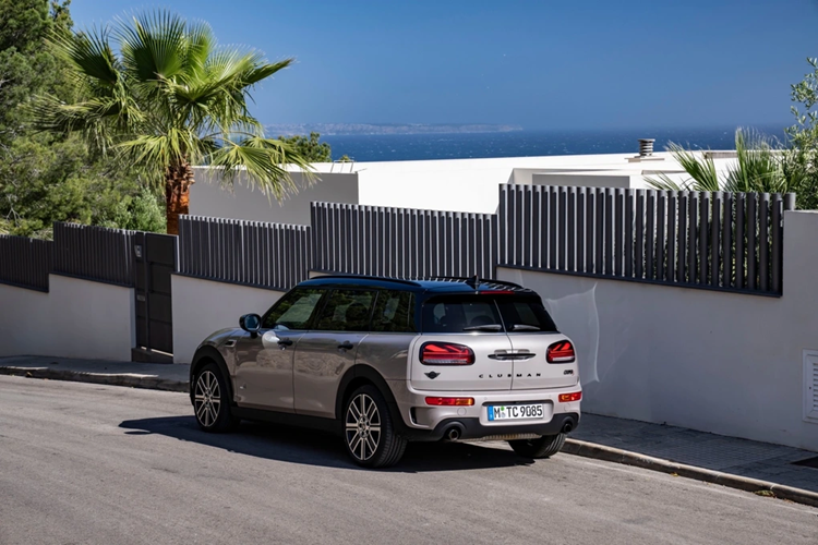 Bên cạnh ưu đãi đặc biệt dành cho MINI Countryman, khách hàng khi sở hữu xe sẽ nhận được gói bảo hành chính hãng lên đến 05 năm không giới hạn số km. Với hệ thống showroom trải rộng khắp cả nước, khách hàng có thể dễ dàng trải nghiệm và sở hữu những mẫu xe MINI đẳng cấp với mức giá hấp dẫn ngay trong tháng 9 này.