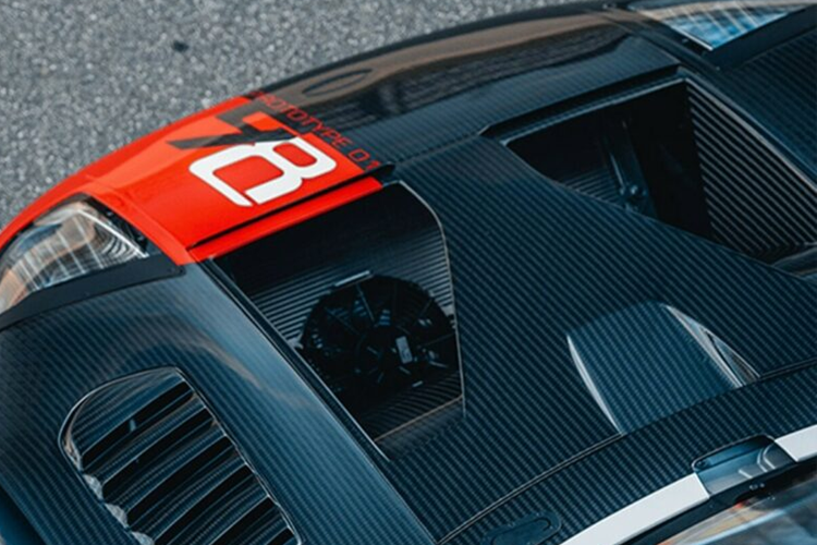 Lynx Motors đặt mục tiêu phá vỡ tốc độ tối đa của những mẫu xe thương mại hợp pháp trên đường phố. Mẫu xe này dự kiến sẽ có bộ pin Amprius 100 kWh và phạm vi hoạt động lên tới 402 km mỗi lần sạc và mẫu xe này cũng dự kiến sẽ sử dụng Tiêu chuẩn sạc Bắc Mỹ (NACS).