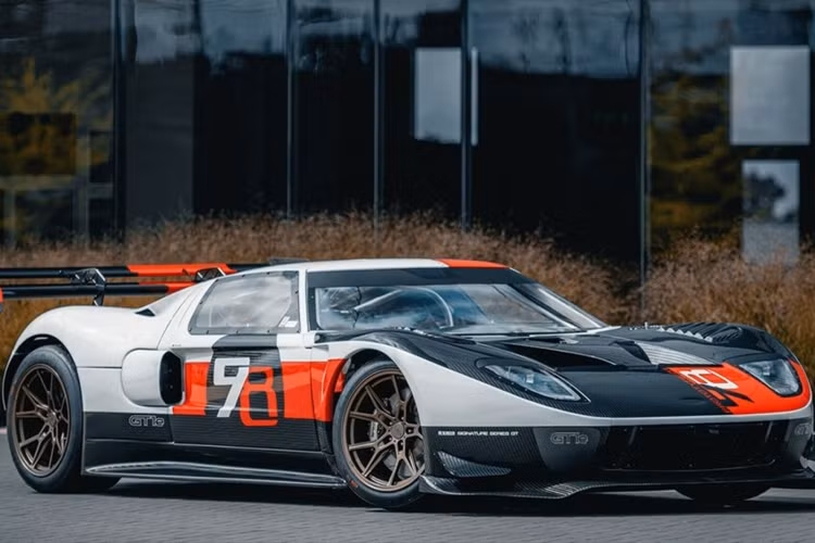 Đối với chiếc Ford GT1e độ xe điện, thương hiệu cho biết họ đã mua lại một số tài liệu từ Matech Concepts, công ty chịu trách nhiệm phát triển Ford GT để cạnh tranh tại Le Mans và FIA GT1.