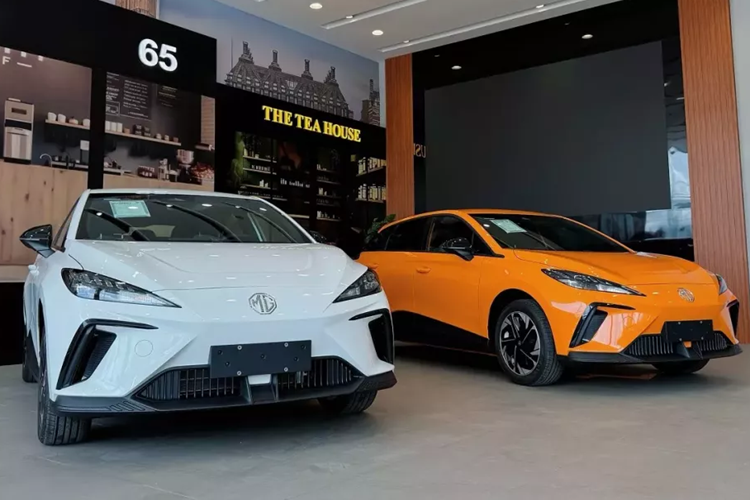 Vào hôm 1/6/2024 vừa qua, thương hiệu MG đã chính thức giới thiệu mẫu ôtô điện MG4 EV tại thị trường Việt Nam. Mẫu xe điện Trung Quốc này đã nhanh chóng có mặt tại các đại lý MG ở Việt Nam.