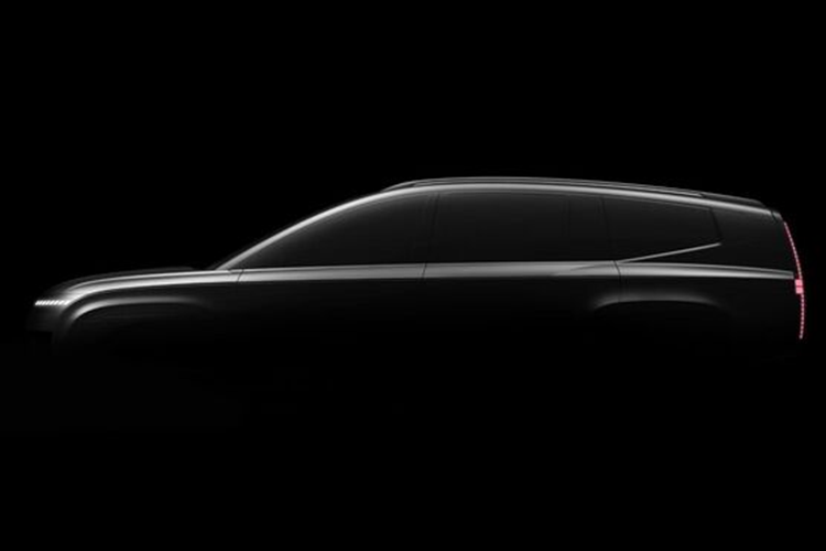 Hình ảnh teaser về thiết kế SUV điện Hyundai Ioniq 9 tương đối giống với phiên bản trưng bày có đặc trưng hình hộp, đồng thời các chi tiết trên concept Seven vẫn được giữ lại. Điểm nhấn phần đầu xe là dải đèn LED có đèn chạy ban ngày Parametric Pixel – điểm tương đồng với “anh em” Ioniq 5 và Ioniq 6.