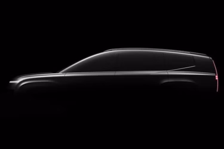 Hình ảnh teaser về thiết kế SUV điện Hyundai Ioniq 9 tương đối giống với phiên bản trưng bày có đặc trưng hình hộp, đồng thời các chi tiết trên concept Seven vẫn được giữ lại. Điểm nhấn phần đầu xe là dải đèn LED có đèn chạy ban ngày Parametric Pixel – điểm tương đồng với “anh em” Ioniq 5 và Ioniq 6.