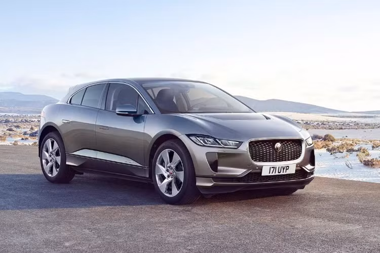 Cụ thể, khối pin trên những chiếc SUV điện Jaguar I-Pace bị lỗi, có thể phát nổ nếu pin bị quá nhiệt.