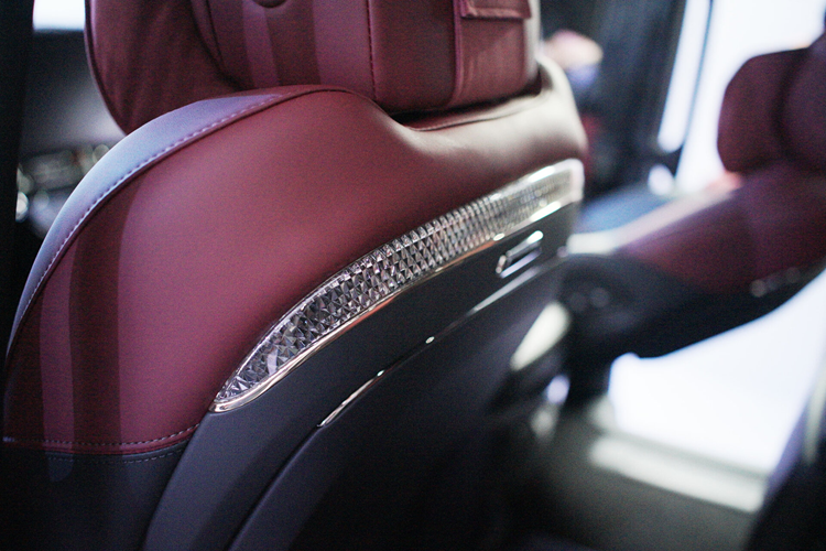 Xe có tổng cộng 7 túi khí, cùng với các tính năng an toàn chủ động và bị động khác. GAC Motor là hãng xe thuộc sở hữu của tập đoàn tập đoàn ô tô Quảng Châu (Guangzhou Automobile Group Co., Ltd – GAC Group), được biết đến nhờ mối quan hệ hợp tác liên doanh lâu dài với những hãng Nhật như Toyota, Honda. 