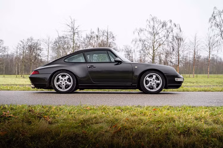 Tuy nhiên mới đây, hãng độ KC Performance đã hướng đến việc tạo ra một mẫu xe khác biệt với việc nâng cấp chiếc Porsche 911 993 hộp số PDK. Việc nâng cấp chiếc xe này không can thiệp vào việc hiện đại hóa toàn bộ hệ truyền động mà chỉ nâng cấp hộp số của xe.