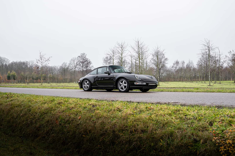 KC đã mất 1.500 giờ để thực hiện việc hoán đổi hộp số PDK cho chiếc Porsche 911 993. Von Hooijdonk nói rằng ngay cả việc tinh chỉnh ECU cũng chỉ mất vài giờ trên dyno. Theo thương hiệu, việc nâng cấp hộp số này sẽ tiêu tốn khoảng 50.000 Euro.