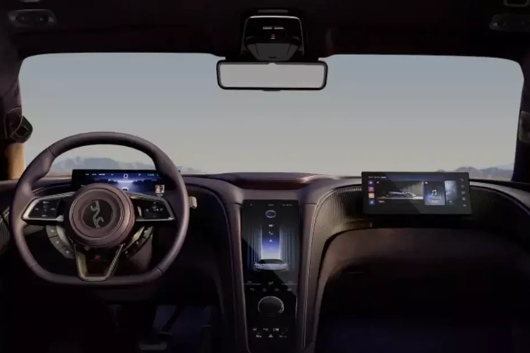 Yangwang U9 được trang bị 4 mô-tơ điện với sức mạnh tổng cộng 1.287 mã lực trong khi con số tương ứng của Rimac Nevera là 1.888 mã lực. Siêu xe Trung Quốc có thể tăng tốc từ 0-100 km/h trong thời gian 2,36 giây, chậm hơn 0,56 giây so với Rimac Nevera.