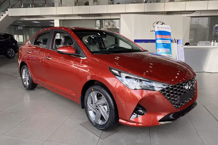 Ngoài Hyundai Accent, Honda City cũng là dòng sedan hạng B đang tích cực thanh lý VIN2023 tồn kho trong tháng 2. Đây cũng là lựa chọn khá hợp lý khi những dòng xe này không khác biệt nhiều so với VIN2024, nhưng giúp người mua tiết kiệm đáng kể chi phí lăn bánh.