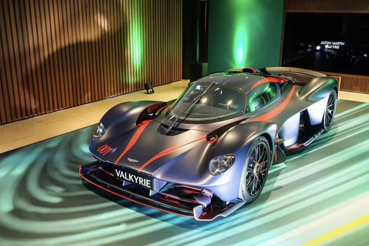 Aston Martin đã chế tạo Valkyrie cho khách hàng trong ba năm qua và sớm thôi, mẫu siêu xe Aston Martin Valkyrie cuối cùng sẽ lăn bánh khỏi nhà máy.