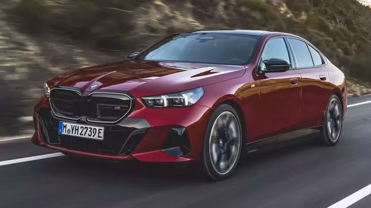 BMW dat doanh so ky luc nam 2023, bo xa doi thu Mercedes-Benz-Hinh-2