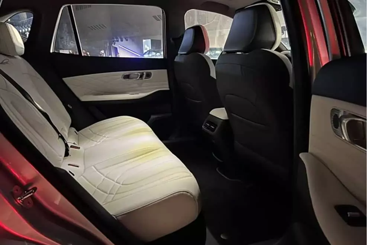 Geely Galaxy Starship 7 tại Trung Quốc được trang bị động cơ hút khí tự nhiên 1,5L model BHE15-BFN với công suất tối đa 82 kW (110 mã lực) và hiệu suất nhiệt là 46,5%.