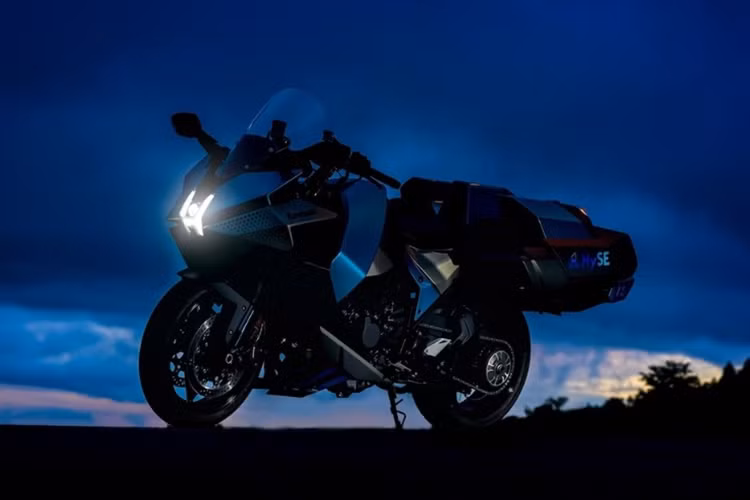 Dù chiếc mô tô hiện tại mới chỉ là nguyên mẫu, nhưng từ nay đến năm 2030, có thể chiếc xe chạy bằng nhiên liệu hydro của Kawasaki sẽ được đưa vào dây chuyền sản xuất.