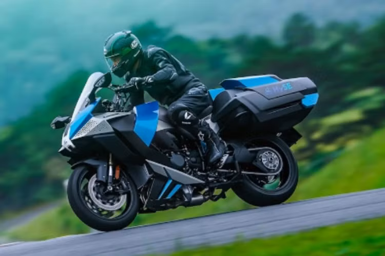 Đây là bước tiến quan trọng khẳng định cam kết của Kawasaki về việc sản xuất các dòng mô tô sử dụng động cơ hydro vào đầu những năm 2030. Theo đó, mẫu xe vừa thử nghiệm này được phát triển dựa trên nền tảng của hyper bike Kawasaki Ninja H2 2025 mới.