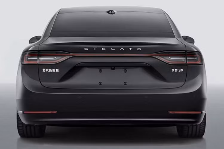 Dù mục tiêu nhắm đến các đối thủ hạng sang Đức nhưng với mức giá này, Stelato S9 sẽ trực tiếp đối đầu với các đối thủ như Nio ET7 (59.000 USD), Zeekr 001 (37.500-41.800 USD) và Avatr 12 (41.300-47.000 USD).
