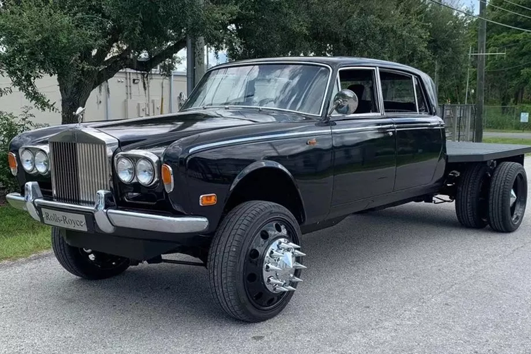 Chưa hết, danh sách này còn cho thấy Pagani Huayra BC với ngoại thất màu xanh carbon sẽ góp mặt, Koenigsegg Jesko màu đỏ cam sẽ do nhà sáng lập của Gumball 3000 điều khiển, Koenigsegg Agera, Koenigsegg Regera với ngoại thất carbon của đại gia Dan_Am_i...