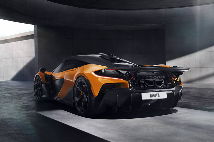 McLaren công bố giá khởi điểm cho siêu phẩm W1 là 2,1 triệu USD (khoảng 52,2 tỷ đồng), tuy nhiên giá thực tế sẽ còn cao hơn vì khi đứng trước một danh sách gần như không giới hạn các tùy chọn tùy chỉnh có sẵn từ McLaren Special Operations (MSO), rất khó xảy ra trường hợp các khách hàng tiềm năng đặt mua 2 chiếc giống hệt nhau.