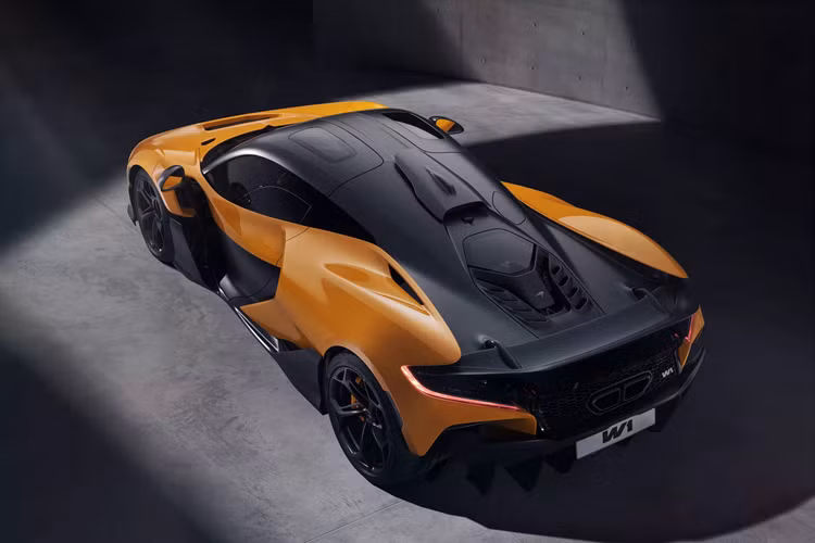 Hãng cũng tiết lộ rằng chỉ có 399 chiếc McLaren W1 được sản xuất và tất cả đều đã có người đặt hàng. Xe đi kèm với chế độ bảo hành 4 năm/không giới hạn số km cho xe, cùng với 6 năm và 72.000 km cho hệ thống pin điện.