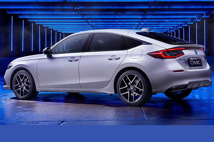 Dự kiến, xe sẽ ra mắt vào mùa hè năm nay tại Mỹ. Mức giá xe Honda Civic 2024 dự kiến từ 26.000 USD (638, 3 triệu đồng) cho bản tiêu chuẩn và 35.000 USD (859,2 triệu đồng) cho bản cao nhất. 