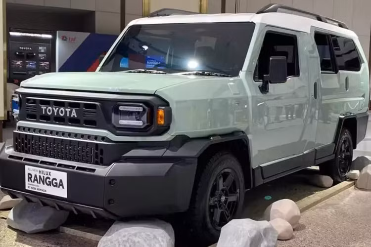 Tại thị trường Indonesia, mẫu xe SUV Toyota Hilux Champ được gọi bằng cái tên riêng là Hilux Rangga. Theo ông Anton Jimmi Suwandy, giám đốc marketing của Toyota Indonesia, mẫu SUV này được ra đời nhằm đáp ứng nhu cầu của khách hàng cá nhân.